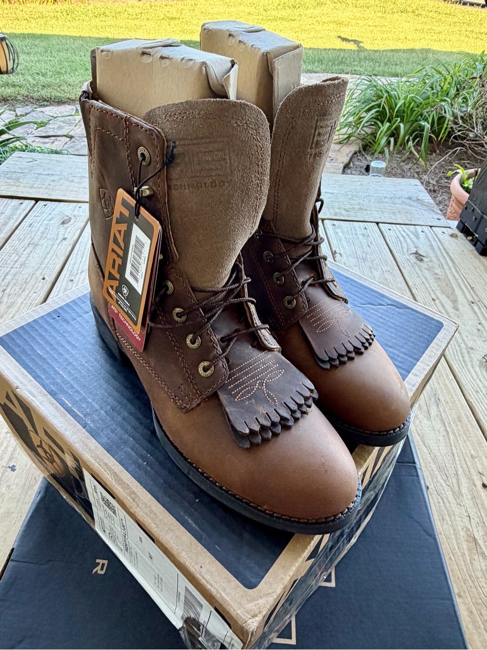 NEW Ariat Women’s Dark Brown Leather Heritage Lace-Up Boots, 9M